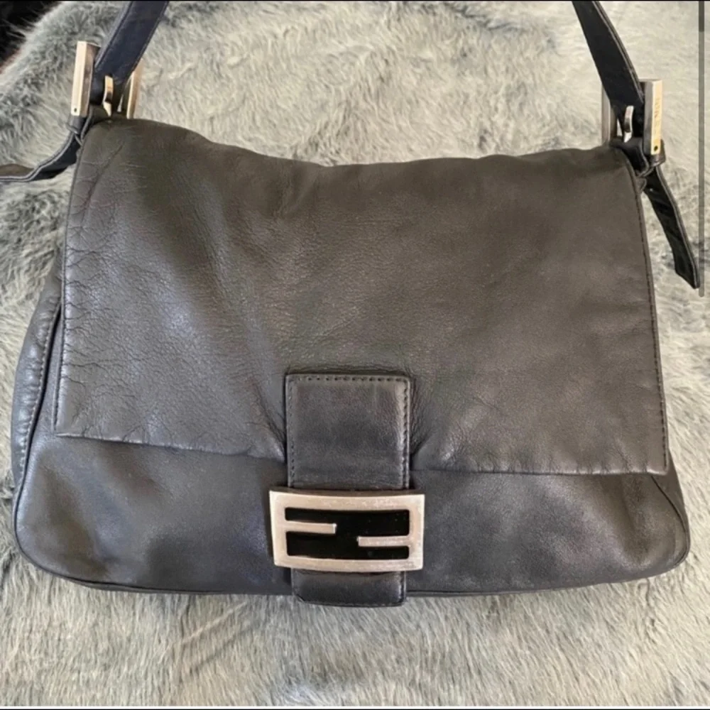 Vintage Fendi Mama Baguette Leather Shoulder Bag - Picture 2 of 15